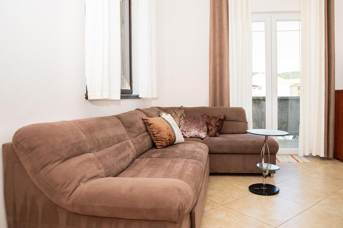 Apartman Mira I Denis Supetarska Draga Kültér fotó