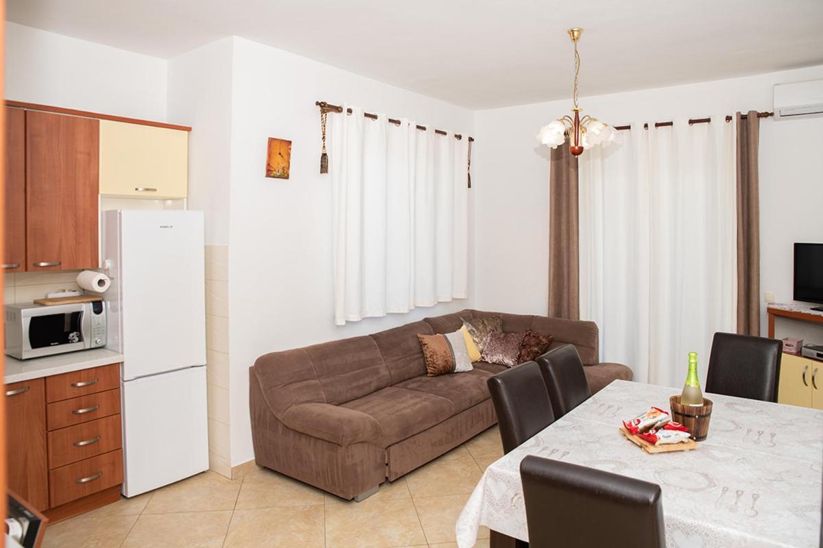 Apartman Mira I Denis Supetarska Draga Kültér fotó
